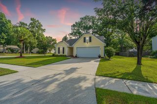 106 Irish Oak Dr, Goose Creek, SC 29445