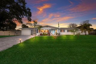 5218 6th Avenue Dr W, Bradenton, FL 34209