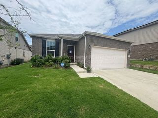 8132 Cedar Lake Ln, Fort Worth, TX 76123