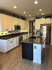 2730 Paint Dr, Auburn, CA 95603
