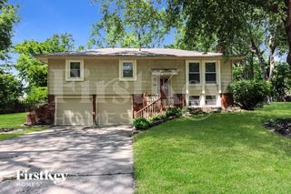 518 S  Adams St, Raymore, MO 64083