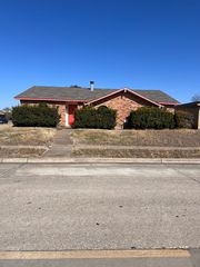5001 Nash Dr, The Colony, TX 75056