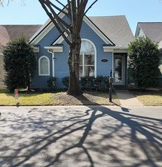 263 Island Village Dr, Memphis, TN 38103