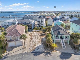 1428 Sonata Ct, Navarre, FL 32566