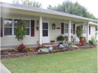 1018 Melody Ln, Neosho, MO 64850