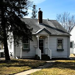 1623 Dunlap St N, Saint Paul, MN 55108