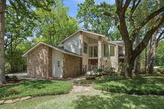 2 Crescent Falls Ct, Spring, TX 77381