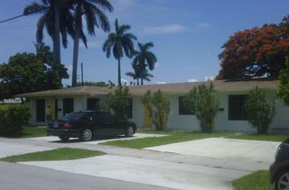 917 NE 2nd St #2, Hallandale Beach, FL 33009