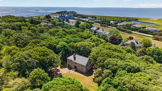 21 Mattarest Ln, Dartmouth, MA 02748