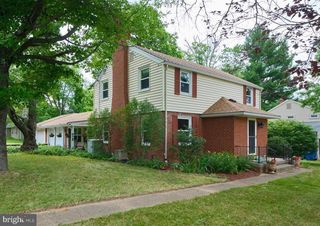451 N  Main St, Chalfont, PA 18914