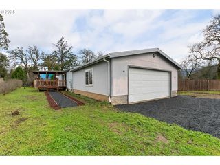 105 I St, Riddle, OR 97469