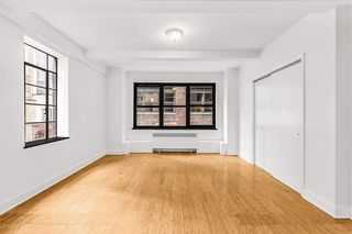 307 E  44th St #501, New York, NY 10017