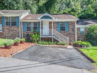 3104 Oak Hammock Ln, Tallahassee, FL 32301