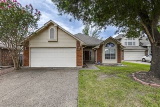 952 Freshwood Ct, Arlington, TX 76017