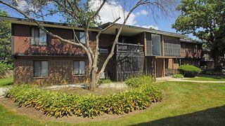4710 W  Northfox Ln, McHenry, IL 60050