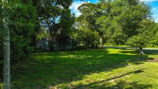 310 NW 10th St, Carrabelle, FL 32322