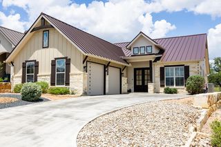 1011 Comanche Hls, Kerrville, TX 78028