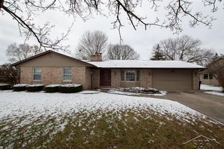 763 Puritan Dr, Saginaw, MI 48638
