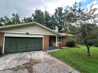 2243 E  Grand St, Springfield, MO 65804
