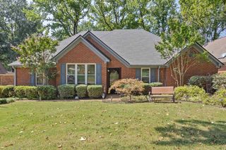 2733 Surrey Park Dr, Bartlett, TN 38134