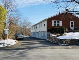 123 Forest St #125, New Canaan, CT 06840