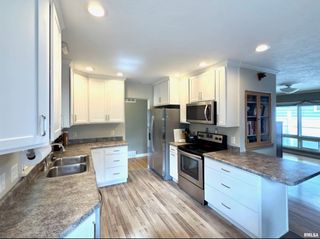 1711 Parkway Dr, Bettendorf, IA 52722
