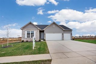 28918 Old Court Dr, Foristell, MO 63348