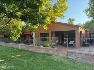 3140 N  Hill Farm Dr, Tucson, AZ 85712