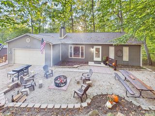 2091 Bearclaw Ct, Sugar Grove, OH 43155