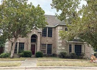 417 Silver Creek Dr, Desoto, TX 75115