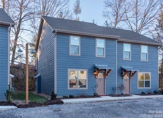 44 Trevor Trl, Clyde, NC 28721