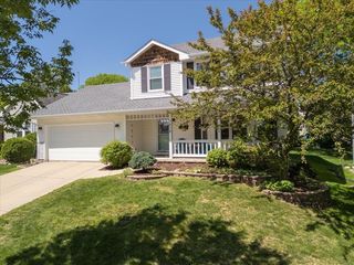 7818 E  Oakbrook Cir, Madison, WI 53717