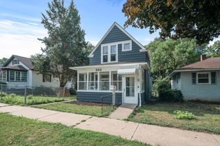 352 Geranium Ave E, Saint Paul, MN 55130