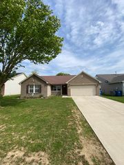 5465 Wood Hollow Dr, Indianapolis, IN 46239