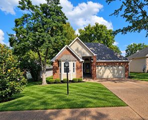 2760 Fleet Dr, Hermitage, TN 37076