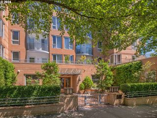 1132 SW 19th Ave #506, Portland, OR 97205