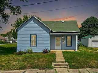 109 W  17th St, Trenton, MO 64683