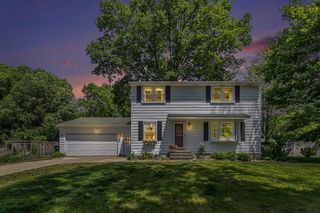 17885 Oak Hill Ct, Grand Haven, MI 49417
