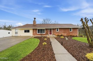 121 Chateaugay Rd, Kingsport, TN 37660