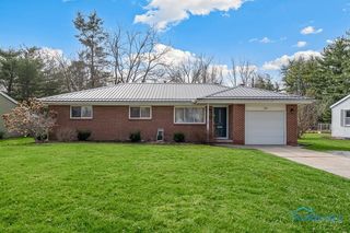 20 S  Melody Ln, Waterville, OH 43566