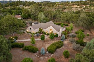 13480 Moss Rock Dr, Auburn, CA 95602