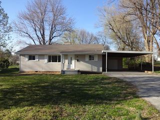 2033 E  Elm St, Springfield, MO 65802