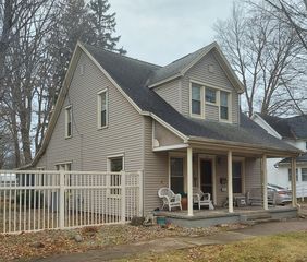 23 Peckham St, Coldwater, MI 49036