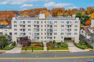 446 Passaic St #4D, Hackensack, NJ 07601