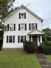 27 S  Main St, New Berlin, NY 13411