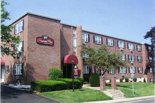 21 Spring St #3e6e56466, Windsor Locks, CT 06096