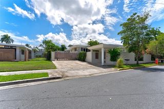 5 Wall, Guaynabo, PR 00966