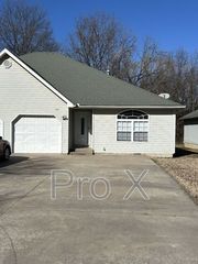 517 E  Park St #B, Pittsburg, KS 66762