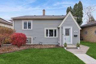 2935 Vernon Ave, Brookfield, IL 60513