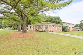 901 Stevens Ct NE, Huntsville, AL 35801